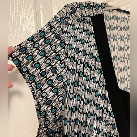 Cato Patterned Top - Picture 2 of 7